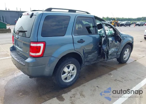 2011 Ford Escape Xlt z USA, uszkodzony, nr VIN 1FMCU9D75BKB71536